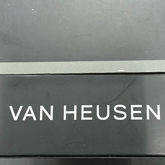 Van Heusen Genuine Diamond Collection Watch - Picture 5 of 7